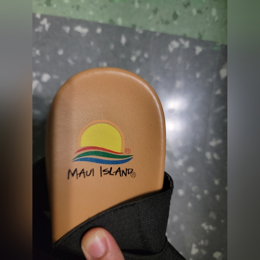 Maui Island Tan Sandals for Effortless Style and Comfort - Picture 1 of 4